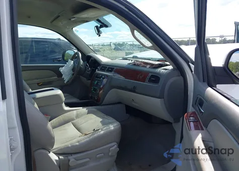 2013 Chevrolet Suburban 1500 Lt из США, поврежденный, VIN 1GNSCJE0XDR250448